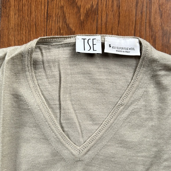TSE super fine wool sweater set, lightweight dove grey color. - Picture 2 of 5
